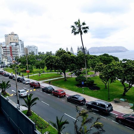 Miraflores Frente Al Mar Lima Exterior foto